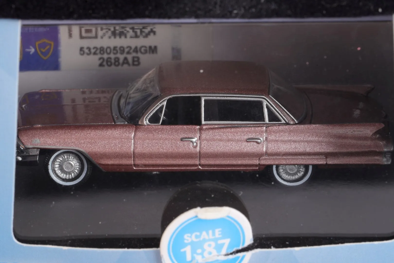 Cadillac Commemorative Coin & Scale Model 1961 Cadillac Deville Set (62.20g.)